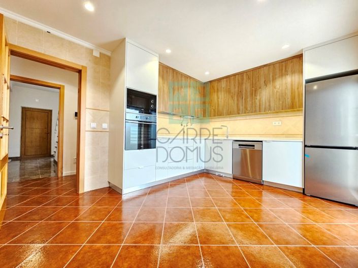 Image No.2-5 Bed House for sale