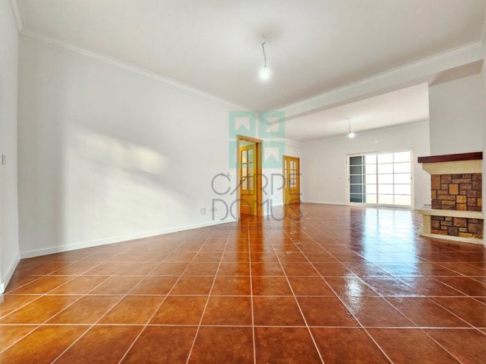 Image No.20-5 Bed House for sale