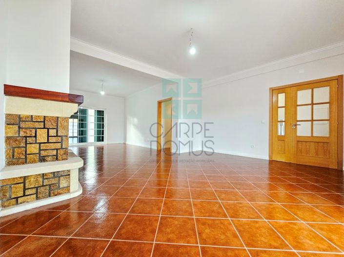 Image No.21-5 Bed House for sale