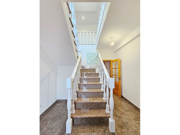 Image No.22-5 Bed House for sale