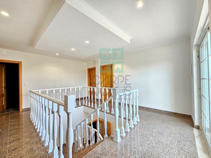 Image No.24-5 Bed House for sale