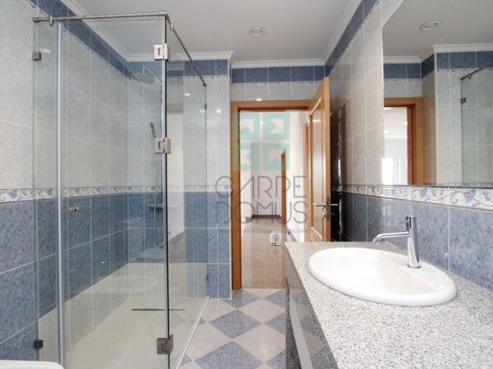 Image No.28-5 Bed House for sale