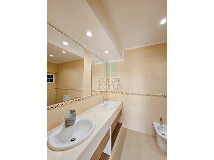 Image No.34-5 Bed House for sale