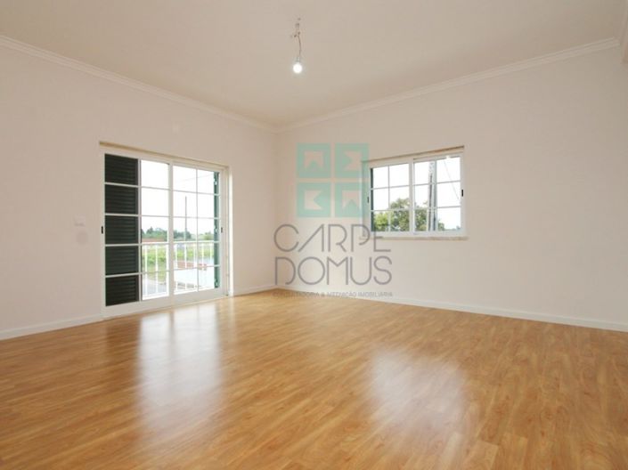 Image No.37-5 Bed House for sale