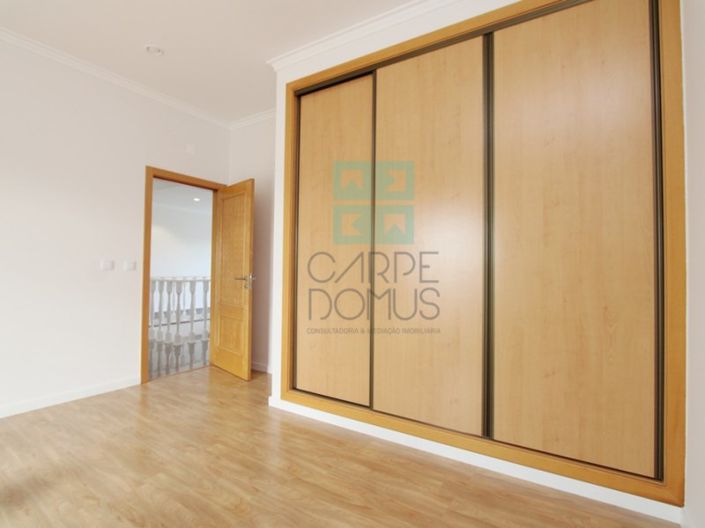 Image No.38-5 Bed House for sale