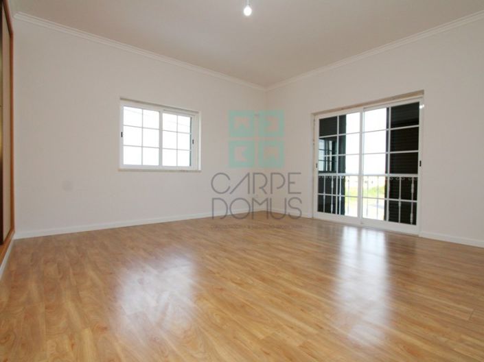 Image No.39-5 Bed House for sale