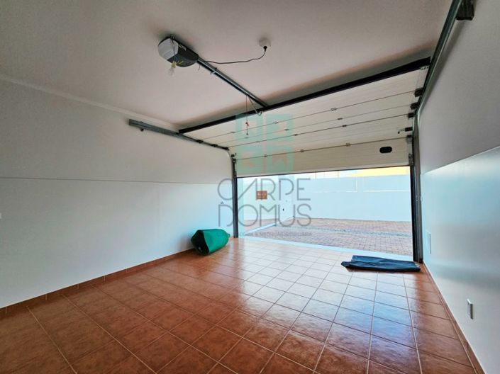 Image No.41-5 Bed House for sale