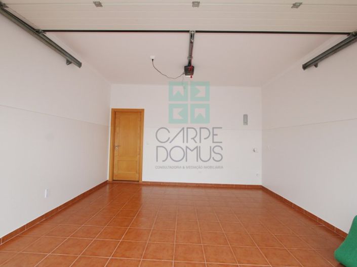 Image No.42-5 Bed House for sale