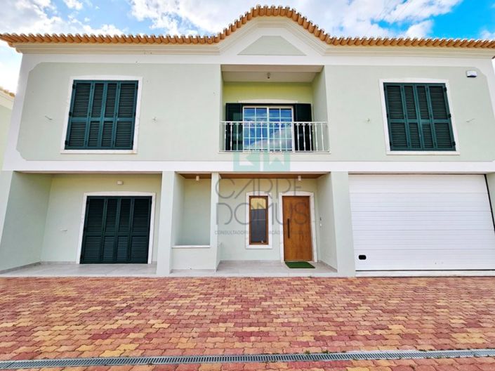 Image No.5-5 Bed House for sale