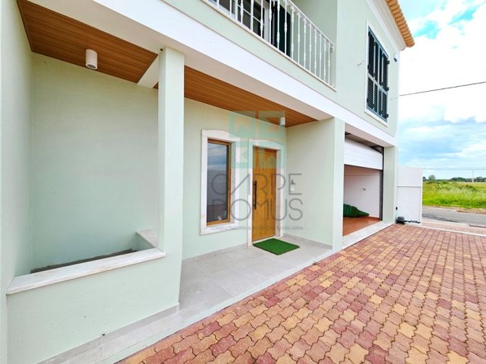 Image No.6-5 Bed House for sale