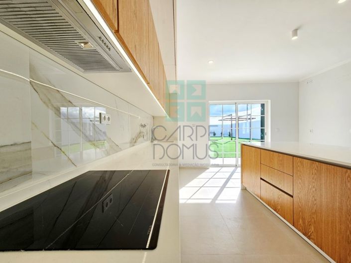 Image No.17-5 Bed House for sale
