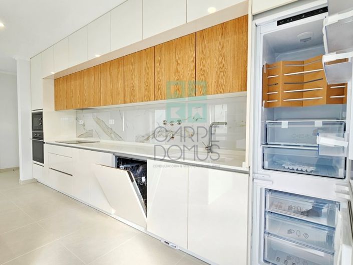 Image No.19-5 Bed House for sale