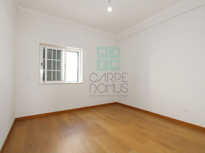 Image No.24-5 Bed House for sale