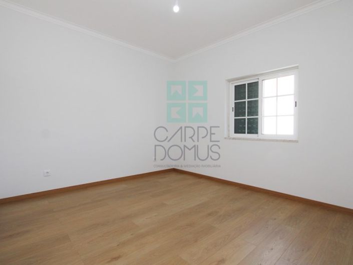 Image No.25-5 Bed House for sale