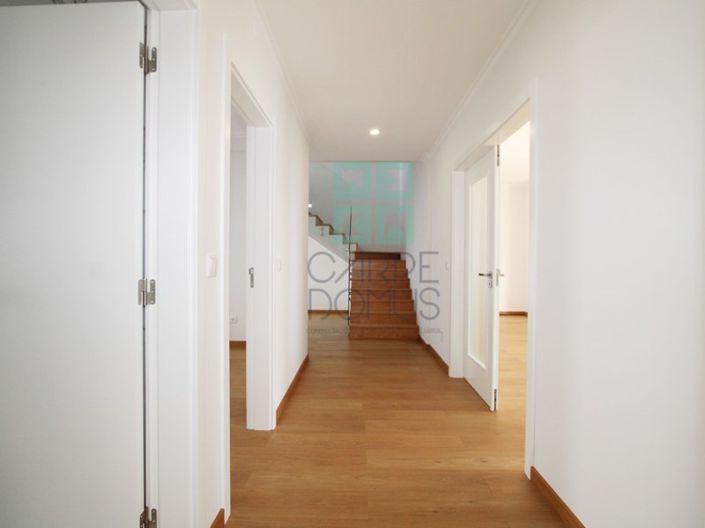 Image No.26-5 Bed House for sale