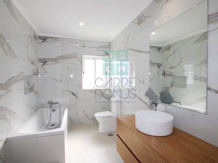 Image No.38-5 Bed House for sale