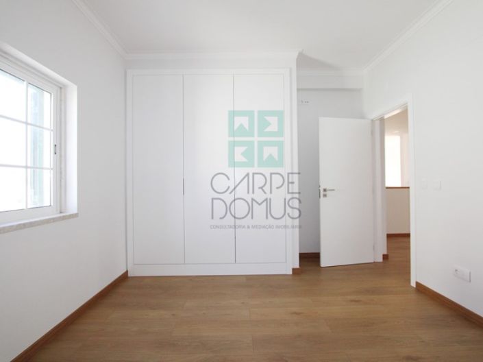 Image No.42-5 Bed House for sale
