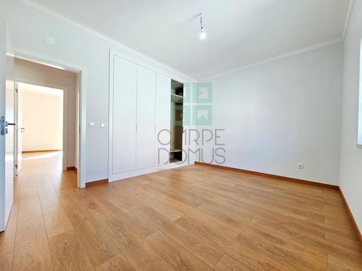 Image No.43-5 Bed House for sale