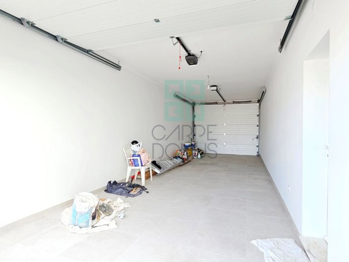 Image No.50-5 Bed House for sale