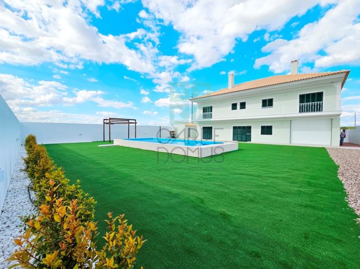 Image No.55-5 Bed House for sale
