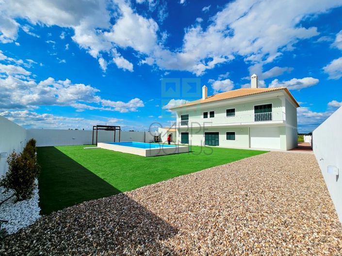 Image No.6-5 Bed House for sale