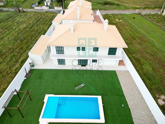 Image No.60-5 Bed House for sale