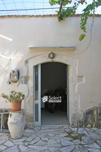 Image No.2-Maison de campagne de 2 chambres à vendre à Plaka