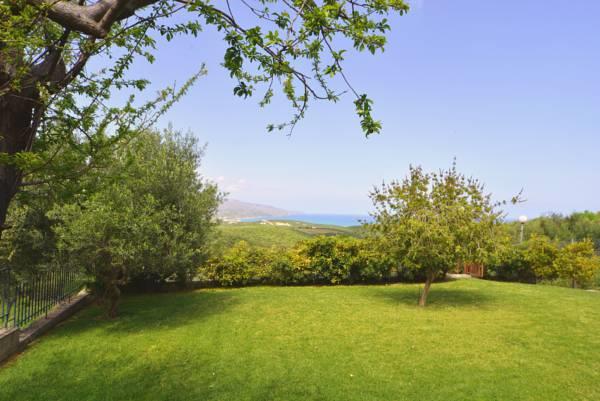 Image No.16-4 Bed Country Property for sale