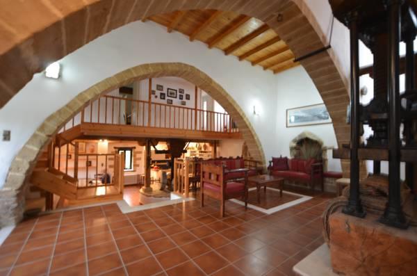 Image No.2-4 Bed Country Property for sale