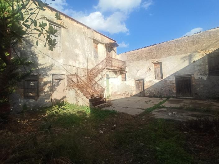 Image No.5-7 Bed Property for sale