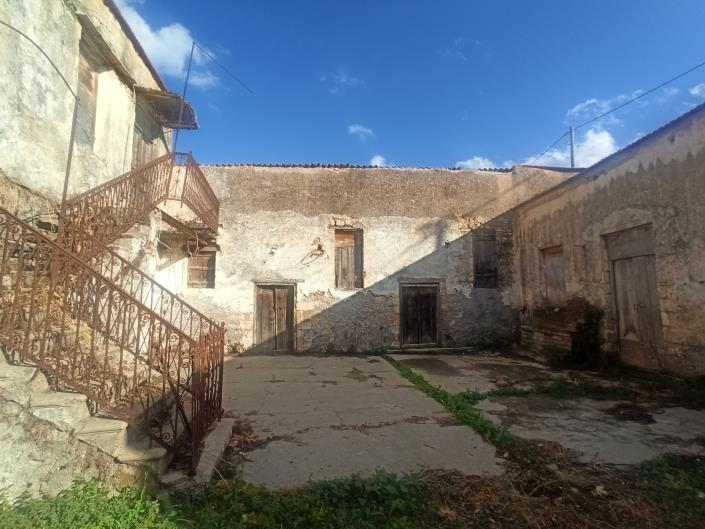 Image No.6-7 Bed Property for sale