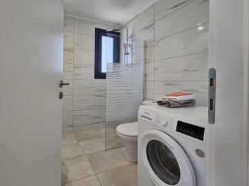bathroom-1b