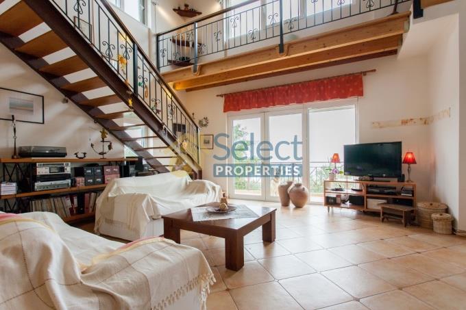 Image No.8-2 Bed Maisonette for sale