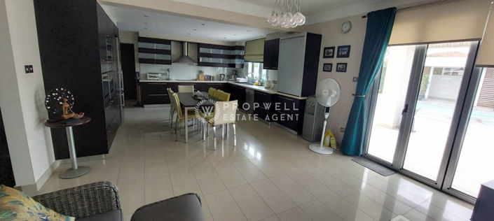 Image No.14-Maison de 4 chambres à vendre à Oroklini