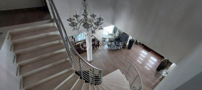 Image No.2-Maison de 4 chambres à vendre à Oroklini