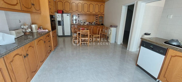 Image No.10-Villa de 5 chambres à vendre à Aradippou