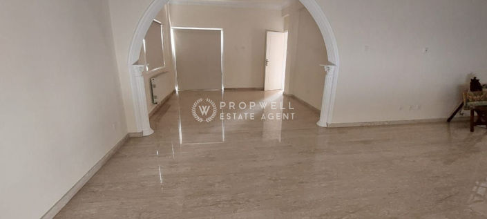 Image No.8-Villa de 5 chambres à vendre à Aradippou