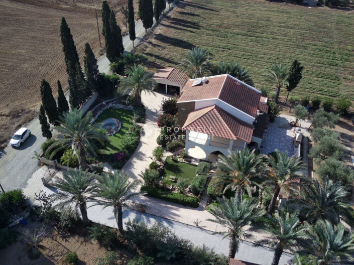 Image No.3-5 Bed Villa for sale