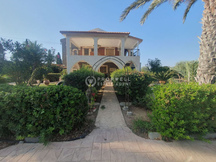 Image No.8-5 Bed Villa for sale