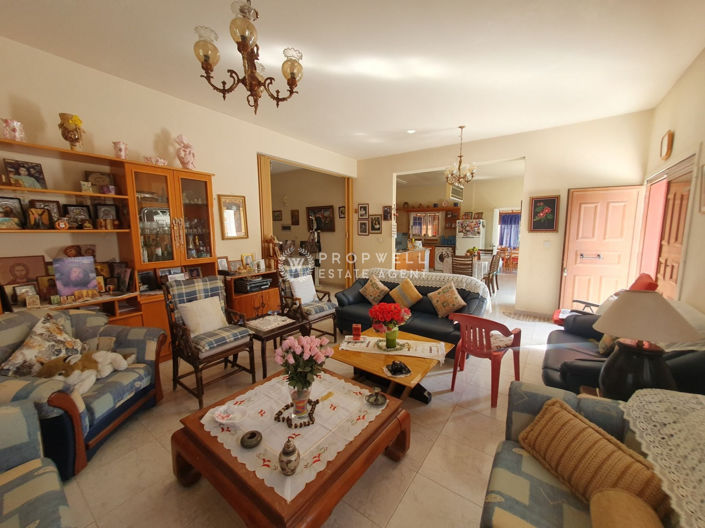 Image No.6-5 Bed Bungalow for sale