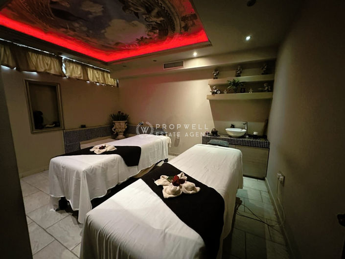 Image No.2-Commercial à vendre à Mckenzie