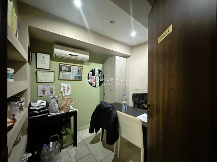 Image No.4-Commercial à vendre à Mckenzie