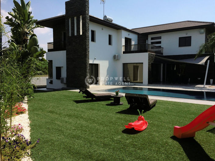 Image No.35-4 Bed House for sale