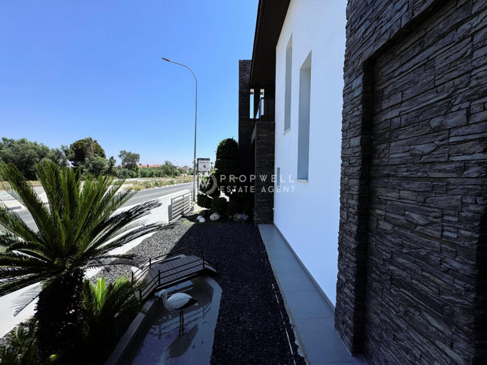 Image No.9-4 Bed House for sale