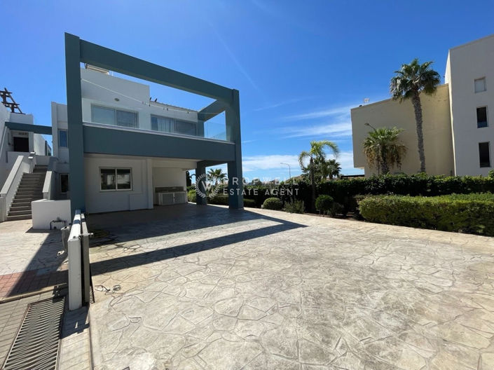 Image No.5-Maison de 3 chambres à vendre à Pervolia