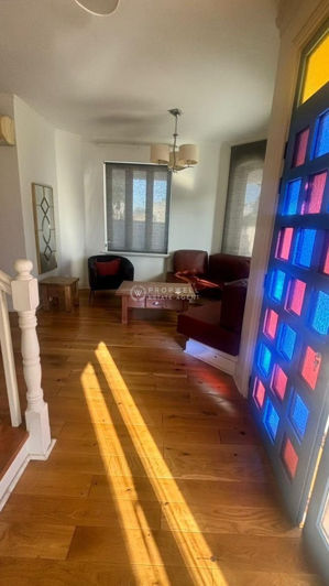 Image No.10-3 Bed House for sale