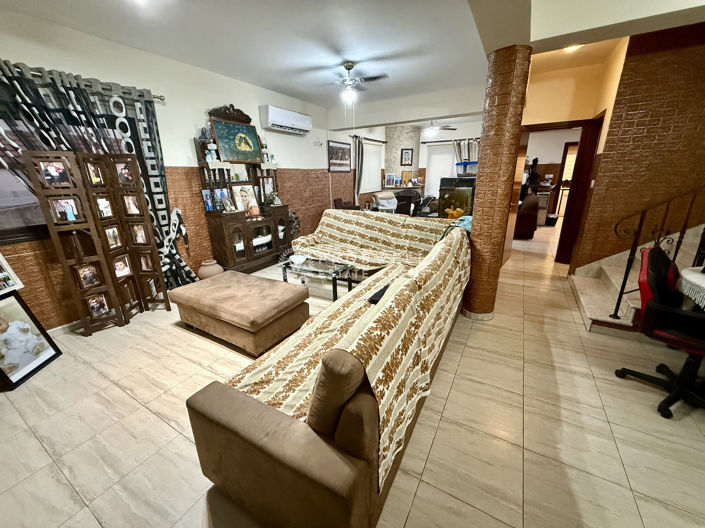 Image No.2-4 Bed House for sale