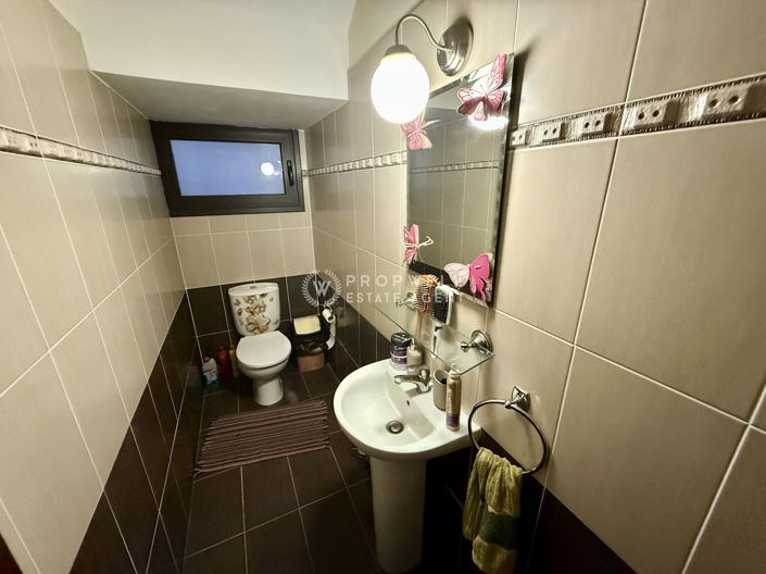 Image No.6-4 Bed House for sale