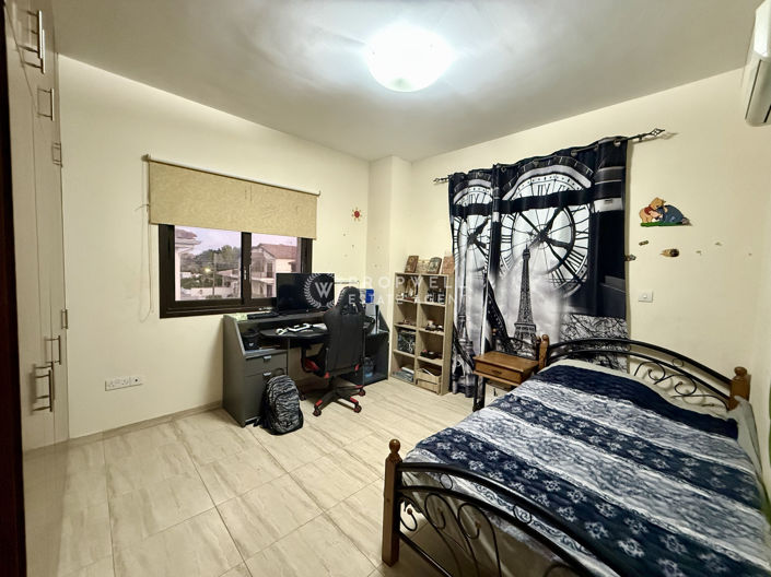 Image No.8-4 Bed House for sale