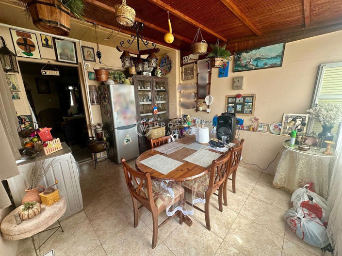 Image No.2-Bungalow de 2 chambres à vendre à Kamares